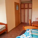 I U Reni Lodge *