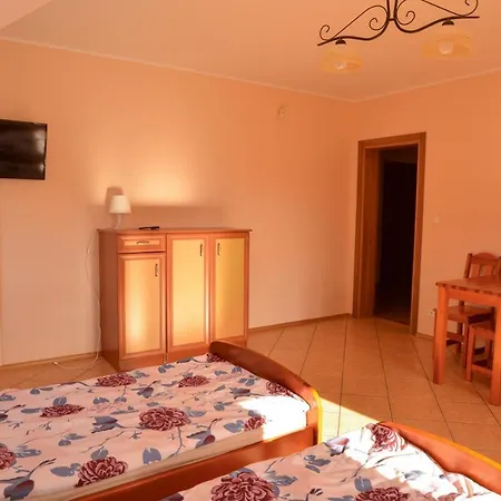 I U Reni Деревянный коттедж