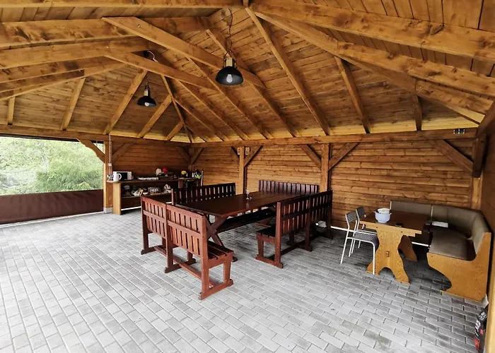 I U Reni Деревянный коттедж Янтар