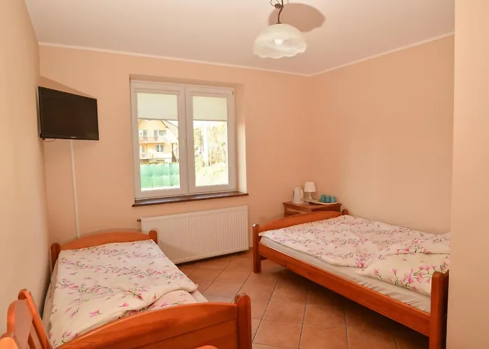 I U Reni Деревянный коттедж *