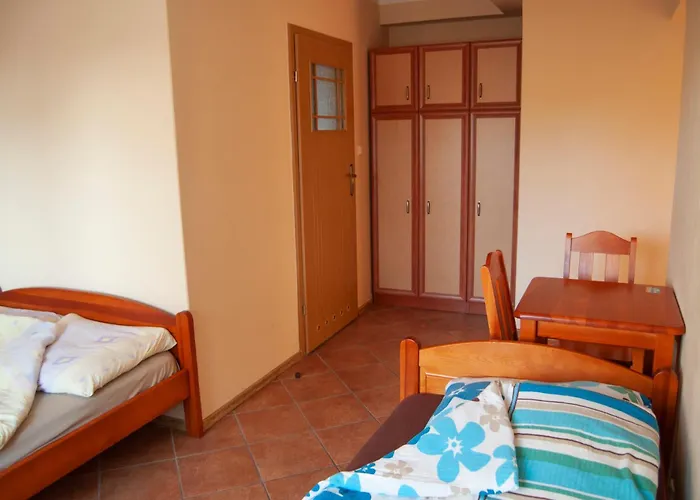 I U Reni Деревянный коттедж *